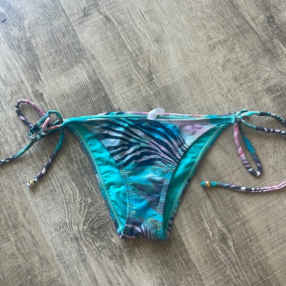 PILYQ side tie bikini bottoms size L